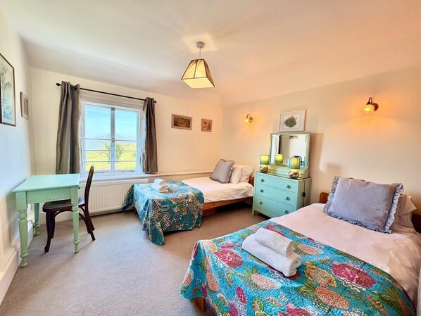 Room - 3 Bed in Ventnor (oc-ic116) (Ventnor)