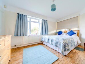 3 Schlafzimmer, Reisekinderbett, kostenloses WLAN, Bettwäsche