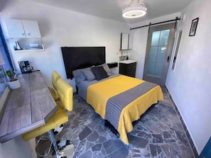 Iron/ironing board, WiFi, bed sheets - Smart 1-Bedroom Best location!!! (San Luis Potosí)
