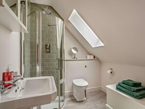 Bathroom - 4 Bed in Cheltenham (oc-62039) (Bourton-on-the-Water)