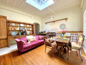 Interior - 1 Bed in Ventnor (oc-ic144) (Ventnor)