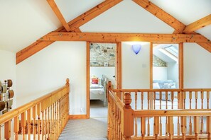 Interior - 2 Bed in Godshill (oc-ic129) (Godshill)
