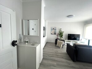 Living area - Modern apartment with parking, 3 minutes from the beach (Quarteira)