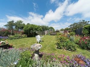 Property grounds - 2 Bed in St Helens (oc-ic154) (Saint Helens)