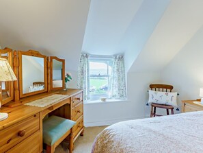 Travel cot, free WiFi, bed sheets - 2 Bed in St Helens (oc-ic154) (Saint Helens)
