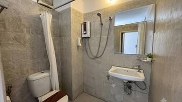 Standard-Doppelzimmer | Badezimmer