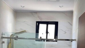 Ảnh chưa phân loại, 4 trong số 23 ảnh, nút