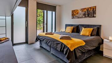 6 bedrooms, free WiFi, bed sheets