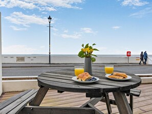 Outdoor dining - 1 Bed in Bideford (oc-61767) (Westward Ho!)