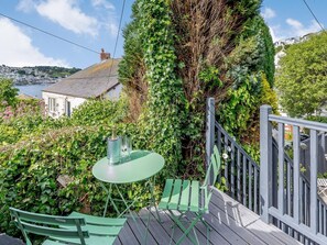 Property grounds - 3 Bed in Polruan (oc-pc012) (Polruan)