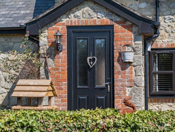 Exterior detail - 2 Bed in Godshill (oc-ic149) (Godshill)