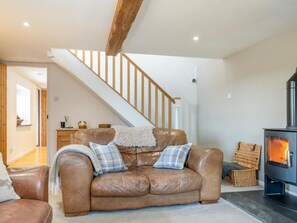 Living area - 2 Bed in Godshill (oc-ic149) (Godshill)