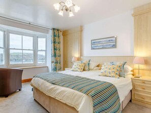 3 bedrooms, iron/ironing board, travel cot, free WiFi - 3 Bed in Polruan (oc-pc040) (Fowey)