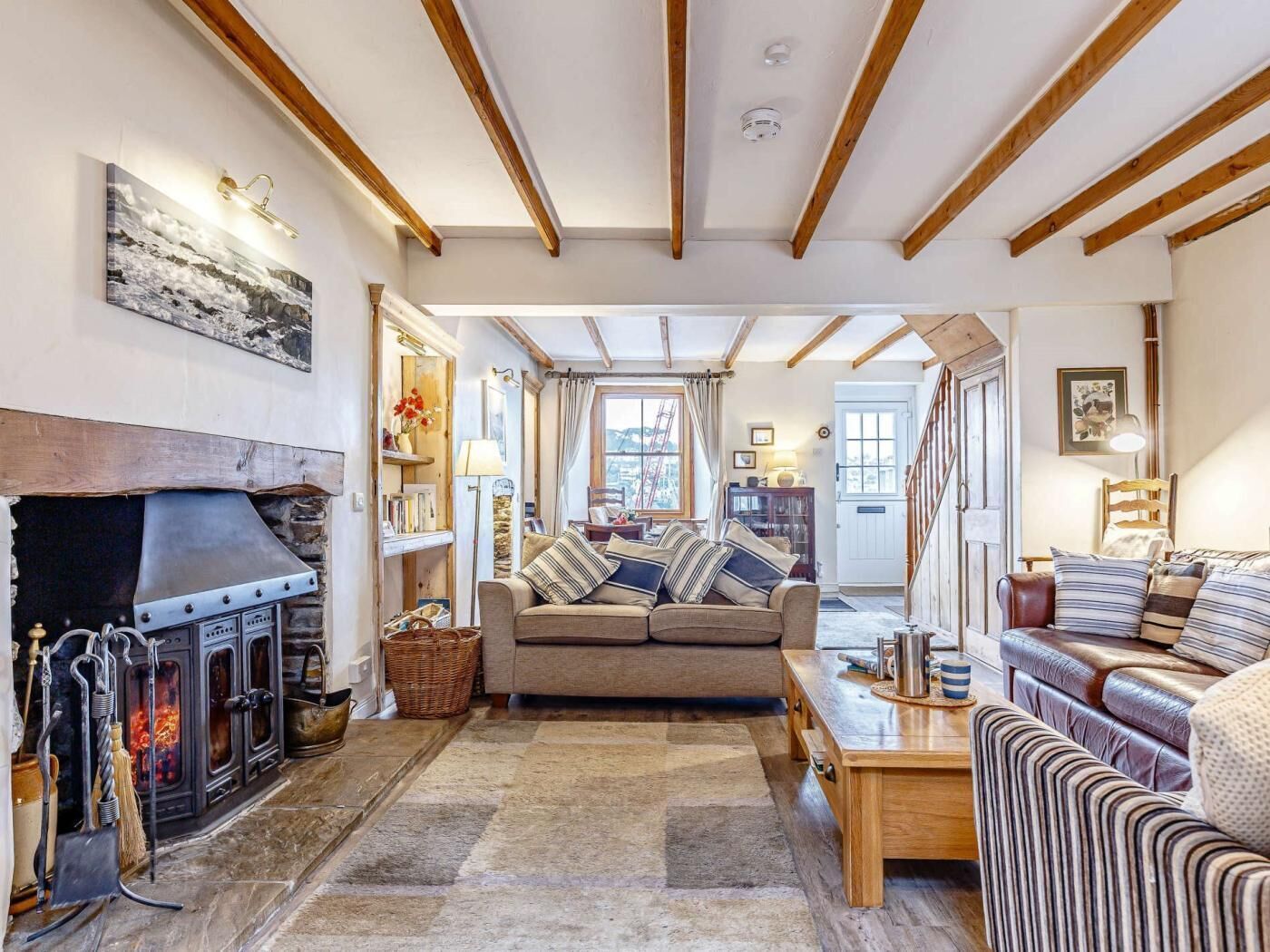 TV, fireplace