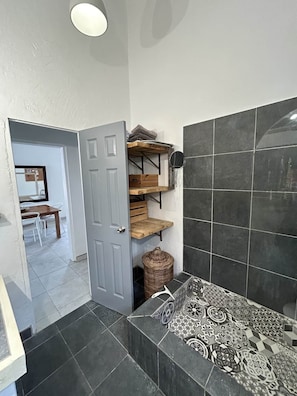 Interior - Apartment: Beach and Airport Within Walking Distance (Grand Case)