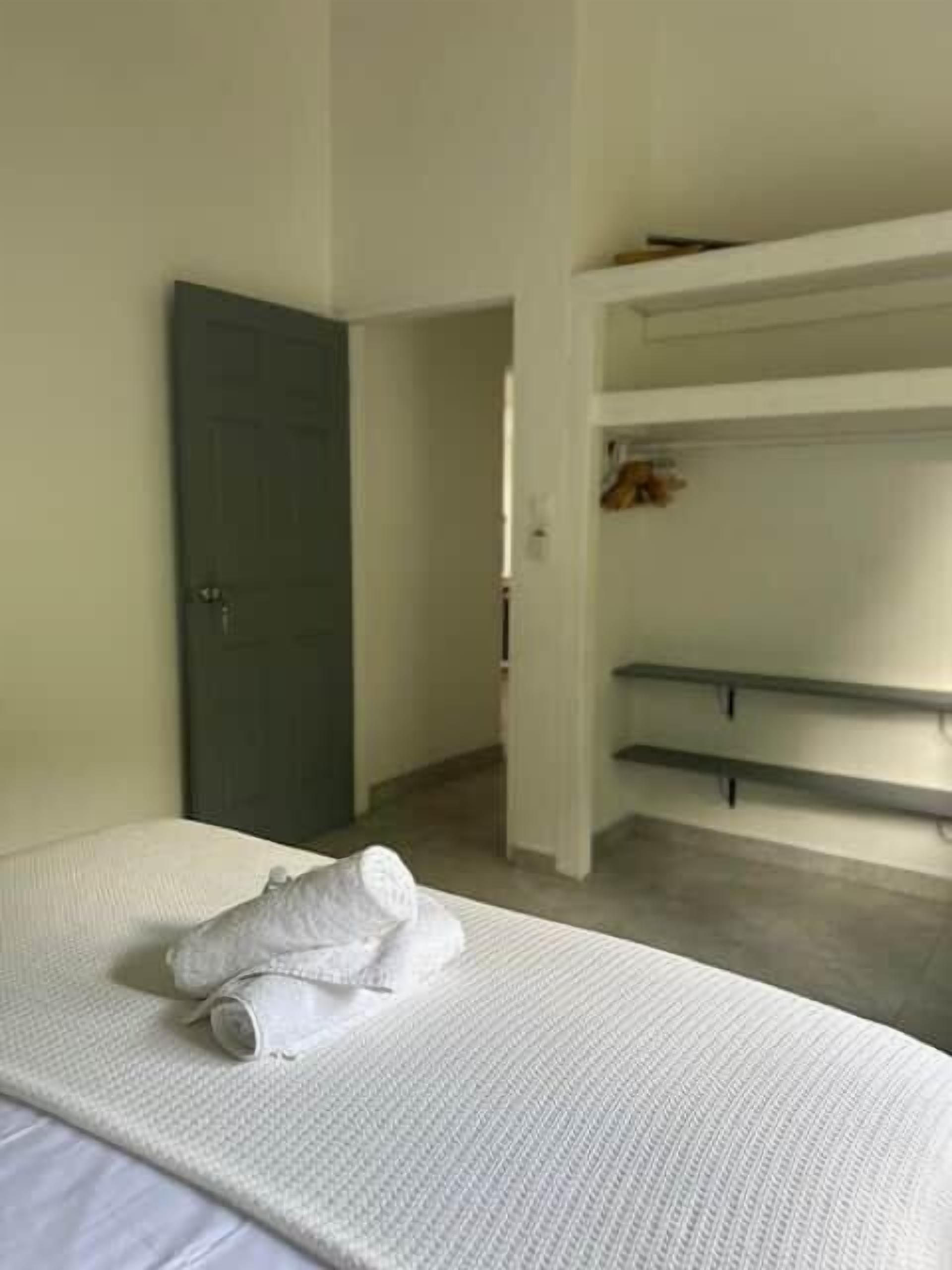 In-room safe, iron/ironing board, WiFi, bed sheets