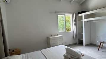 In-room safe, iron/ironing board, WiFi, bed sheets