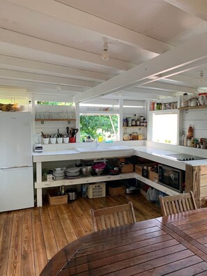 Fridge, stovetop, coffee/tea maker - To complete (Cul-de-Sac)