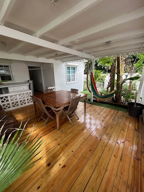 Outdoor dining - Happy House in Grand Case Beach 1 (Grand Case)