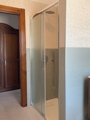 Room, 1 Bedroom, Smoking, Balcony | Bathroom - Room-casa Allegria, Camera Felicità - ad (Parabita)