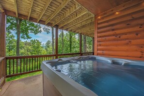 Slip into your private hot tub and let the mountain views and forest air melt your worries away—this is your place to unwind completely. - Escape to Firefly Ridge in Sevierville and discover your perfect Tennessee mount (Sevierville)