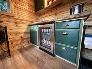 Interior - Private Nada Tunnel Cabin w/ Hot Tub & Arch Views (Stanton)