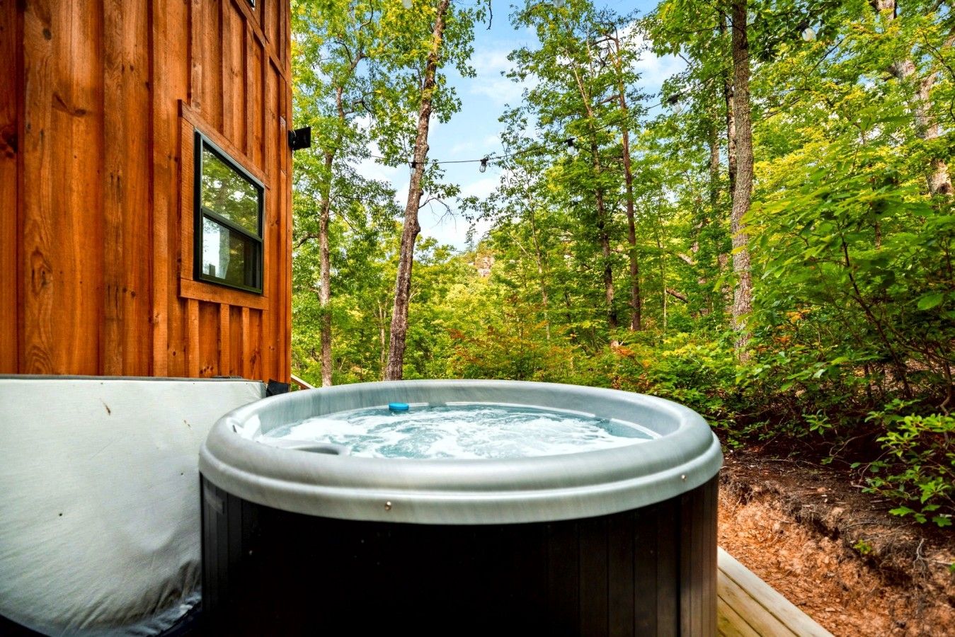 Outdoor spa tub