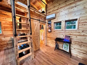 Interior - Private Nada Tunnel Cabin w/ Hot Tub & Arch Views (Stanton)