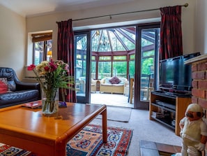 TV - 4 Bed in Burnham Deepdale (oc-kt113) (Brancaster Staithe)