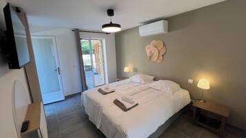 1 chambre, fer et planche à repasser, Wi-Fi, draps fournis
