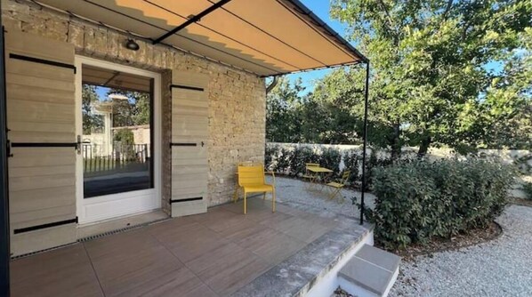 Exterior detail - The Little Cottage "Nine" (Gordes)