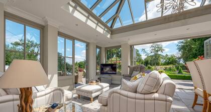 The Gate House | Luxury Countryside with Pool - Pass the Keys