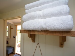 Interior - 1 Bed in Usk- (oc-63292) (Llangwm)