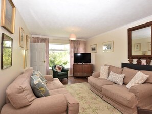 Living area - 3 Bed in Great Snoring (oc-kt075) (Great Snoring)