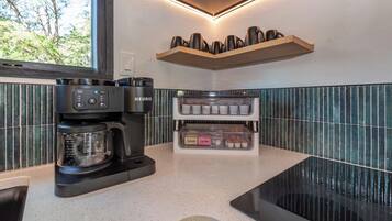 Coffee/tea maker, fridge, microwave, oven