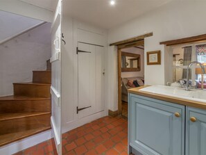 Interior - 2 Bed in North Creake (oc-kt003) (North Creake)