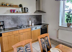 Private kitchen - NEW: Bright, cozy vacation rental, wheelchair-accessible, ideal for bike tours in Münsterl. (Rosendahl)