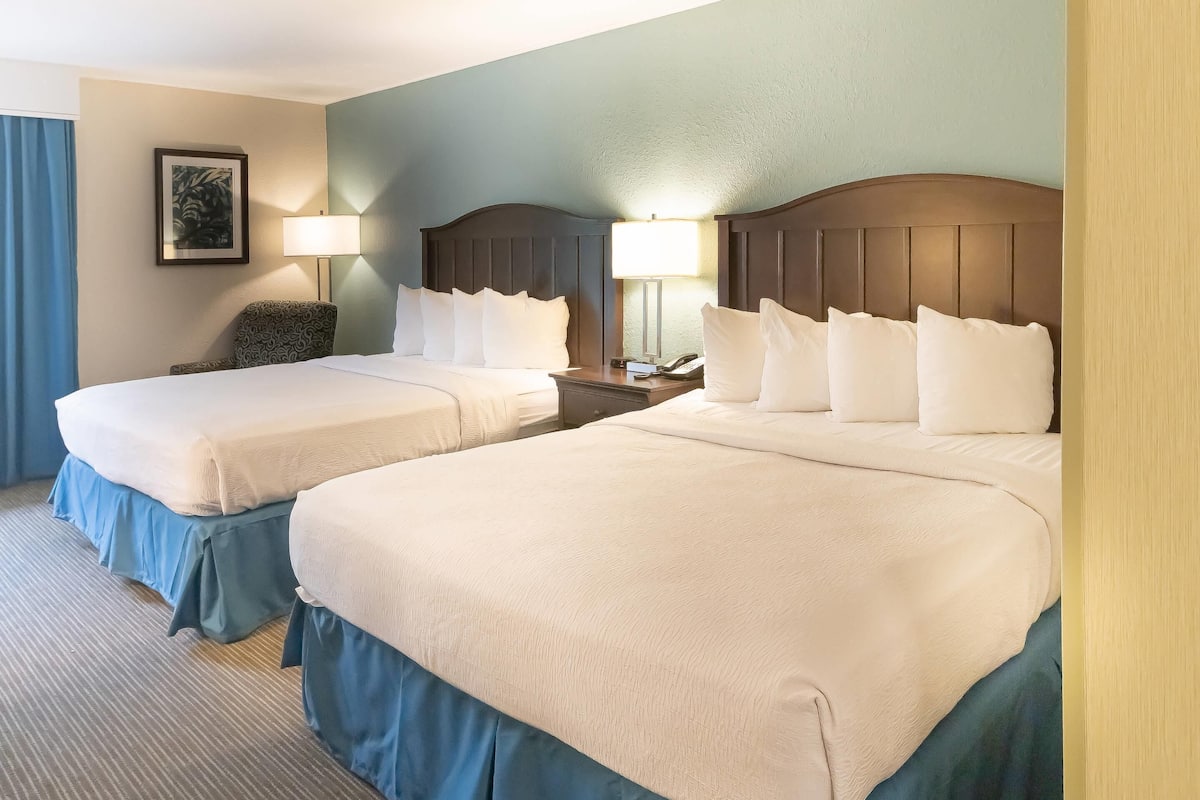 Quarto standard, 2 camas Queen, para não fumantes | Wi-Fi de cortesia