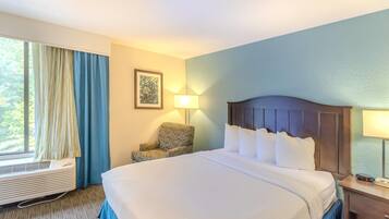 Standard Room, 1 King Bed, Non Smoking | WiFi (free)