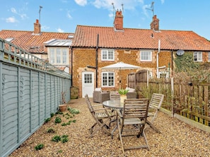 Outdoor dining - 2 Bed in King's Lynn (oc-kt105) (Snettisham)
