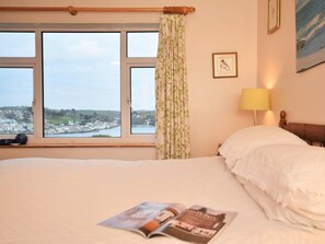 3 Schlafzimmer, Reisekinderbett, kostenloses WLAN, Bettwäsche