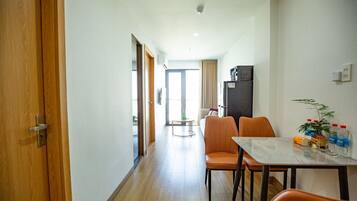 Family Apartment, 2 Bedrooms, Balcony, City View | Dining