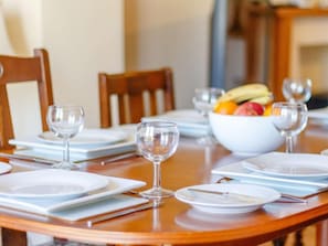 Dining - 3 Bed in Swansea (oc-72846) (Port Eynon)