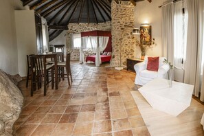 Fireplace - Villa Rural La Torre by Hacienda Alfacara (Benadalid)