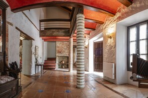 Interior - Villa Rural La Torre by Hacienda Alfacara (Benadalid)