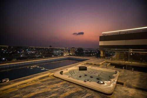 APEX SUITES
