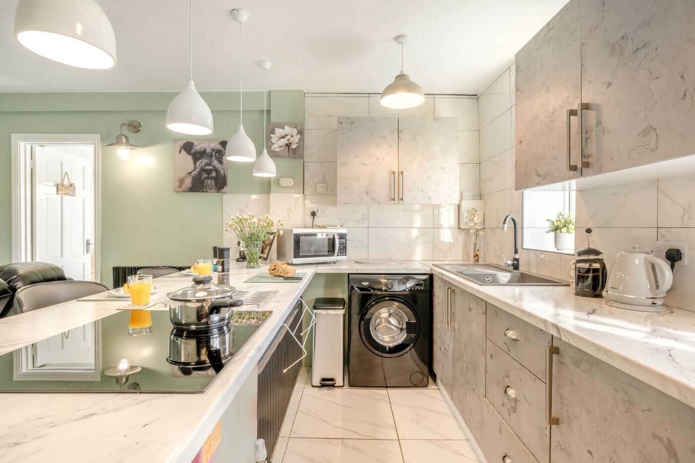 Oven, cookware/dishes/utensils