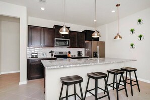 Coffee/tea maker, fridge, microwave, oven - 6BR at Windsor Cay - Private Pool, Spa & Themed Rooms (Clermont)