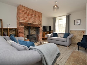 TV - 3 Bed in Bridport (oc-64947) (Burton Bradstock)