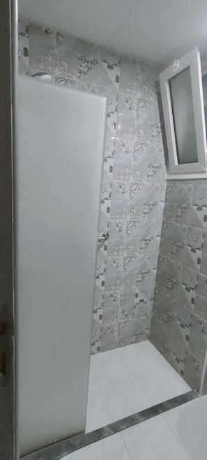 Bathroom - dar almutakamela hotel (Mecca)